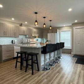 Oceanfront w/ Sauna, Beach Access & Ocean Views, hotel in Summerside