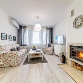 Sweet Home Family Lodge at Grand Monastery by Flat Manаger, hotel u gradu 'Smoljan'