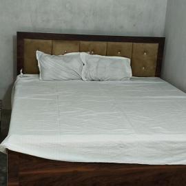 SK HOTEL & Restaurant, хотел в Prayagraj