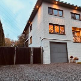 Ground Floor Suite Near City & Nature Genk, hotel i Genk