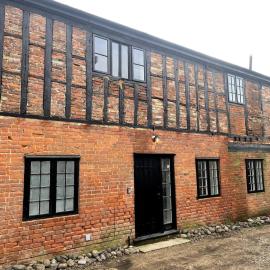 The Merchants Barn - A New Unique Town Centre Home