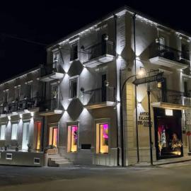 Antico Palazzo del Corso by Home Dardano, hotel u gradu Mirto Crosia