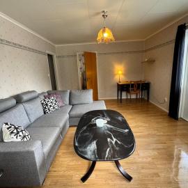 A cozy apartment in Östavall, hotell i Östavall