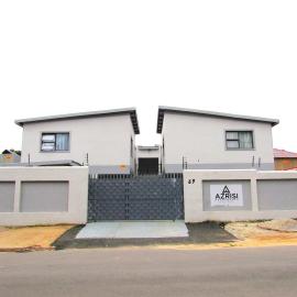 Azrisi Apartments, Hotel in Kempton Park