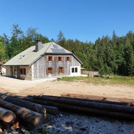 Auberge Les Enguenelles Lodges, hotel di Châtelblanc
