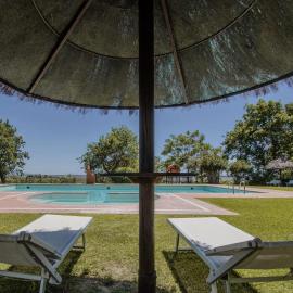 Dimora Le Galere - Pool & Relax, готель у місті Кастільйоне-делла-Пеская
