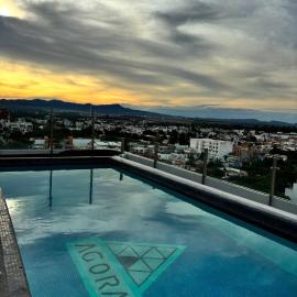 Departamento completo con balcon en Av Carranza