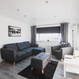 Modern 3BR Flat with Parking