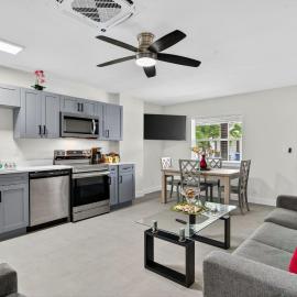 Park Shore Suites Unit 8