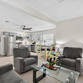 Park Shore Suites Unit 4