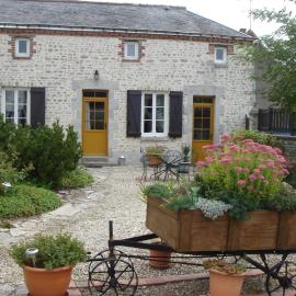 Charmant Gîte au Calme près de Pithiviers avec Jardin et Terrasse - FR-1-590-133, hotell sihtkohas Pithiviers-le-Vieil