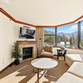 6th Floor Fireplace Suite