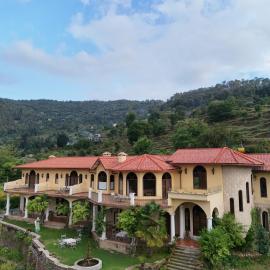The Orchard at Peora Estates, hotel in Mukteshwar