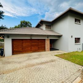 Gem in the heart of sandton, hotel in Johannesburg