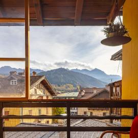 Appartamento Al Cirmolo - 4 Camere in Pieno Centro di Fiera di Primiero, hotel in Fiera di Primiero