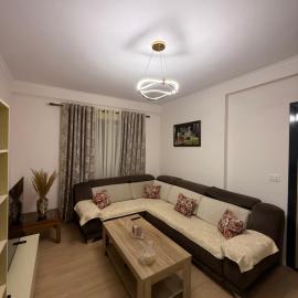 Nene Tereza Airport Apartment, hotel in Valias