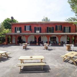 Il Bracconiere、フォンテブランダのホテル