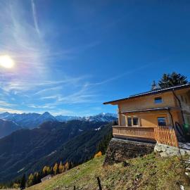 Chalet at 1700m with panoramic views, hotel v destinaci Hippach