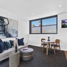 Stylish Studio with Great Amenities near Beachside