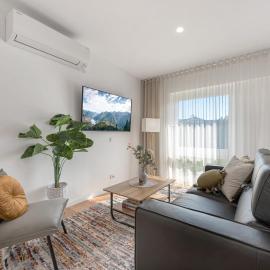 Comfy Studio with Shared Backyard near Racecourse, khách sạn ở Carnegie