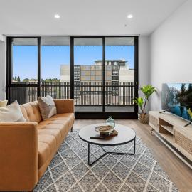 Modern Apartment on Burgundy precinct & Parklands
