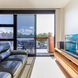 Gorgeous 2-bed Bridgeview Apartments Near River