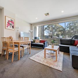 Tranquil Apartment in Green, Well Connected Suburb, hotel in Lyons