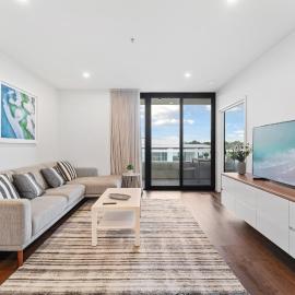 Perfect Location 1-Bed with Balcony, BBQ & Parking