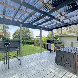 Pet-Friendly 2-Bed Beach House with Garden & BBQ