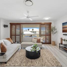 3-Bed Haven with Balcony and BBQ, 5-Min to Beach