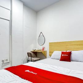 RedDoorz at PBInn near Stasiun Juanda
