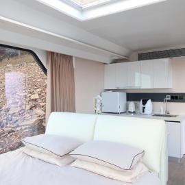 Galactic getaways PLUTO – hotel w mieście Prestatyn