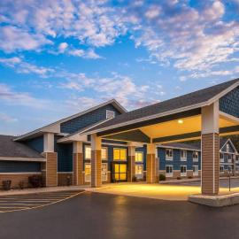 Viesnīca AmericInn by Wyndham Douglas/Saugatuck pilsētā Sogataka