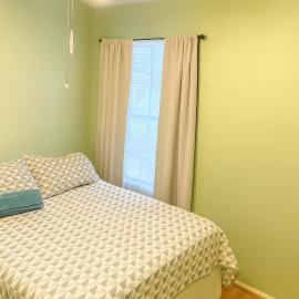 Willow brook room with TV, hotel in Hemet
