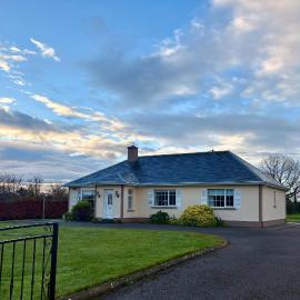 Staunton House near Athenry โรงแรมในอาเธนรี