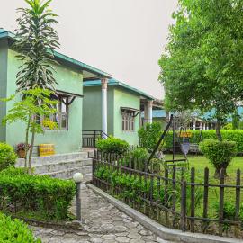 Gairibari Resort - Nature's Peace, Family Vibes, hotel in Jhawāni