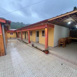 Residencial Bom Desc & Conforto, hotel u gradu Santo António