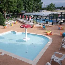 ZEcamping 4 étoiles dog friendly bar piscine couverte, hotel a Faverolles-sur-Cher