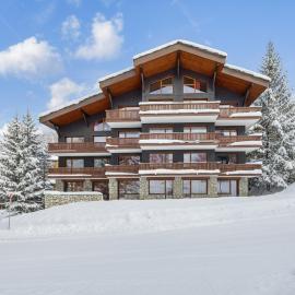 Les Arolles - La Plagne 1800, hotel in La Plagne Tarentaise