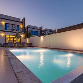 Grand 4BR Villa with Majestic Mountain and Sea Views, Assistant Room, and Private Pool, Just a Few Minutes Drive from Fujairah Finest Beaches and Camping Sites, Al Dana Island, Fujairah by Deluxe Holiday Homes