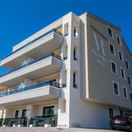 Villa Rita Apartments I, hotel in Promajna