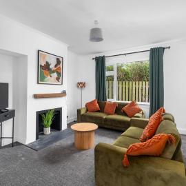3BR Spacious Central Home in a Quiet Location in Montrose