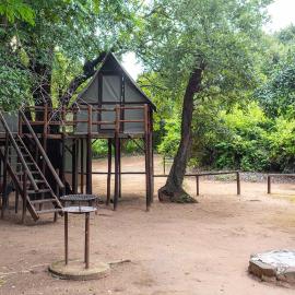 Pafuri Accommodation Rivercamp, hotel en Tshikuyu