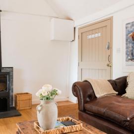 Charming Stone Cottage - Cotswolds Farm Stay - The Bullpen, hotel em Lechlade
