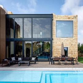 A World of Your Own, Luxurious Villa with Pools by 360 Estates