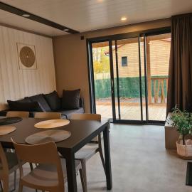 Chalet Lac du Der Giffaumont-Champaubert, hotel in Giffaumont-Champaubert