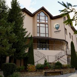 Forrest Hotel, hotel Szhidnicjában