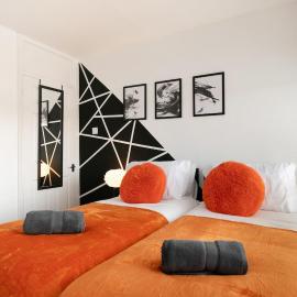 Elegant 4BDR - Fast WiFi - Free Parking - Family Friendly - Netflix