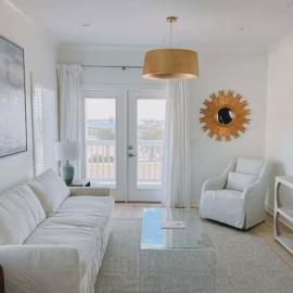 Couples Escape - Water View - King Bed - Pets Welcome w/ Fee, hotel a Pass Christian