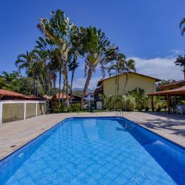 Casa em condomínio com piscina, Hotel in Paraty